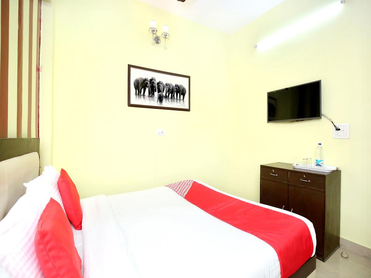 Oyo 12038 Hotel Alishan Chandigarh Ngoại thất bức ảnh